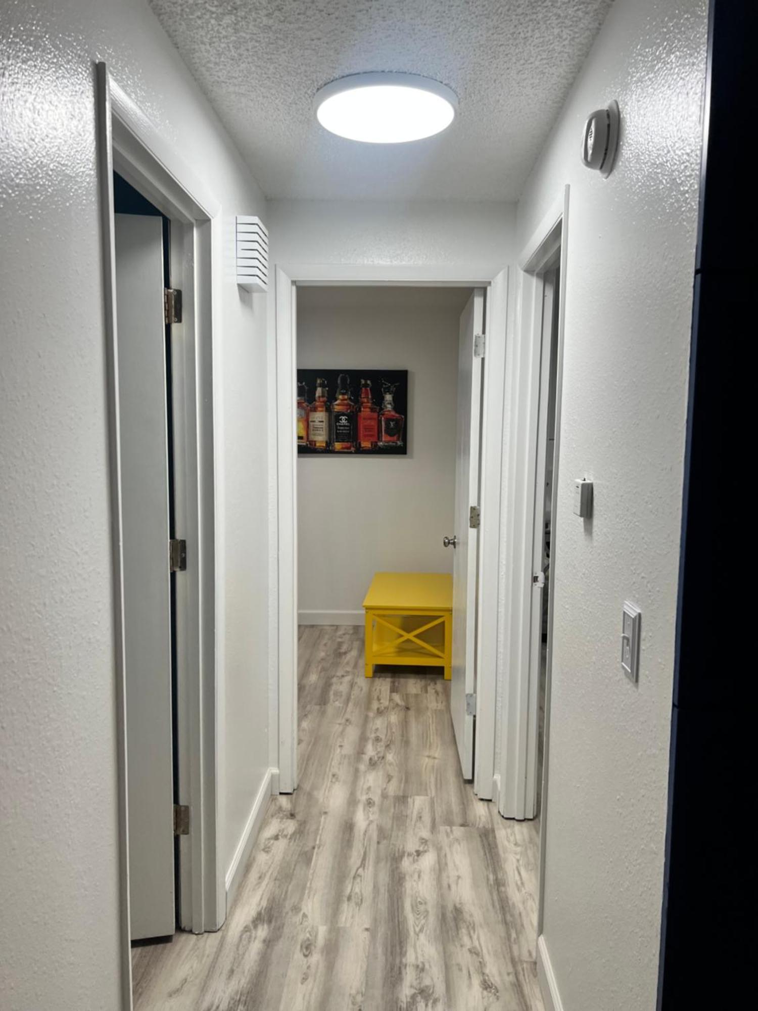 Beautiful Downtown 4 Apartment *