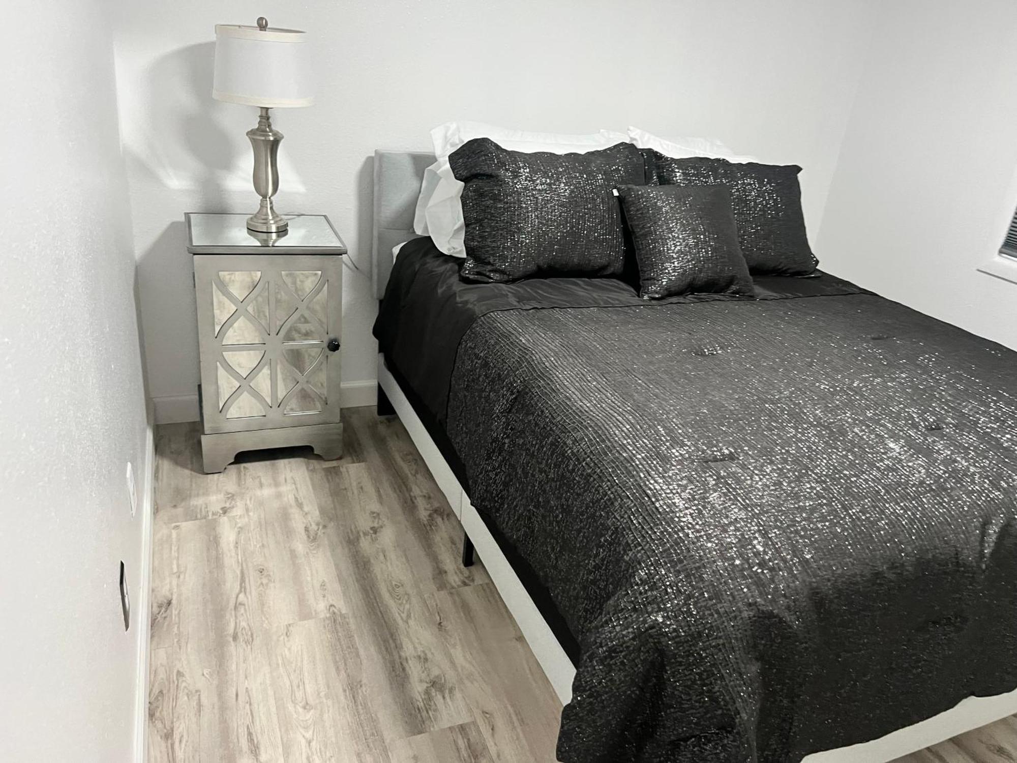 Beautiful Downtown 4 Apartment Anchorage
