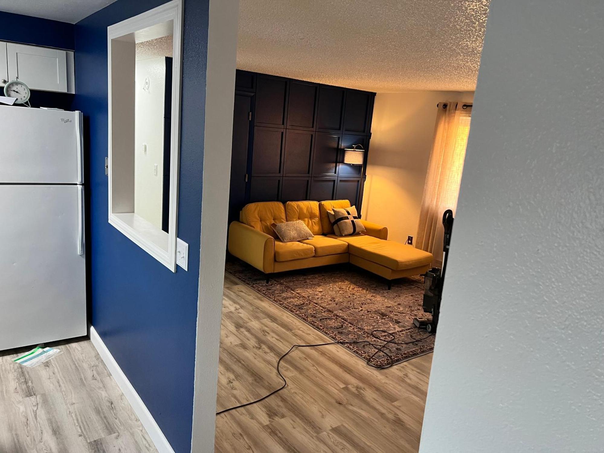 Beautiful Downtown 4 Apartment